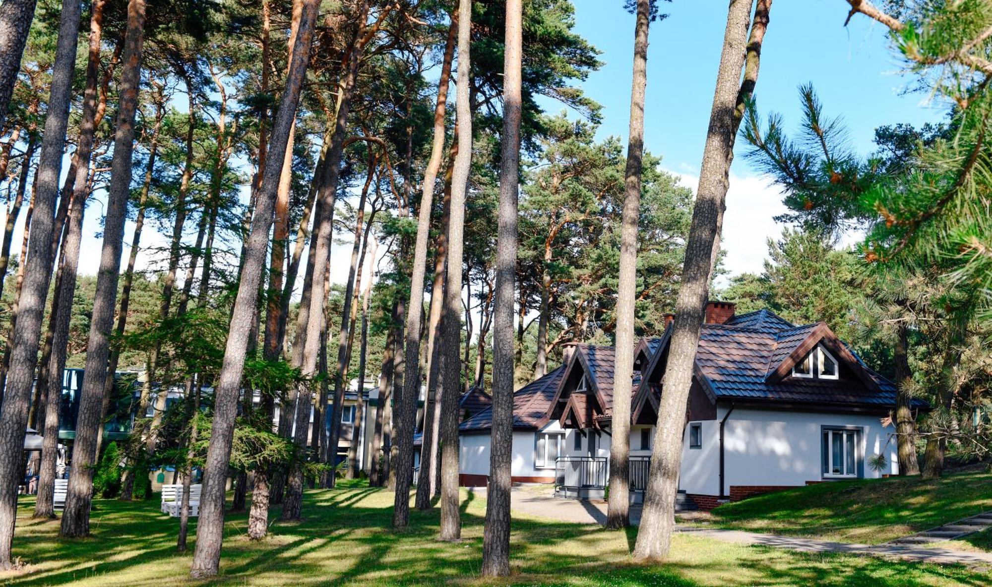 Forest Family Resort - Domki Caloroczne Ustka Exterior photo
